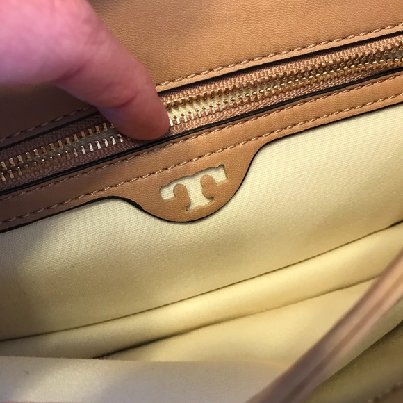 🚫SOLD!!🚫 Tory Burch Sadie Metallic Shoulder Bag - Picture 7 of 8